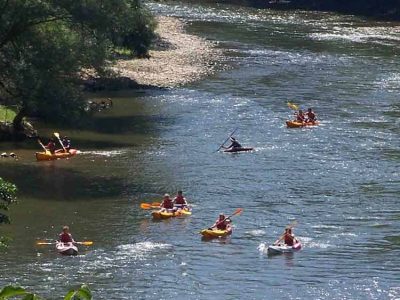 Activités eaux-vives - canoë guide